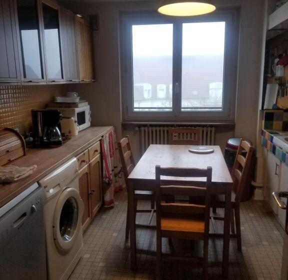 اتاق استاندارد, La Campagne A La Ville