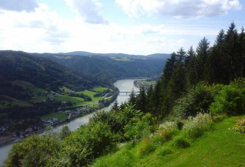 غرفة قياسية مطلّة علي البحيرة, Eselgut