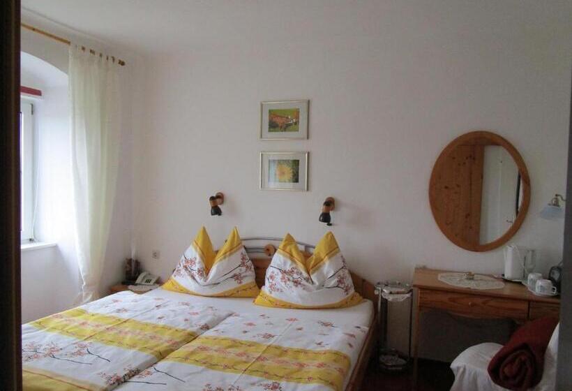 غرفة قياسية مطلّة علي البحيرة, Eselgut