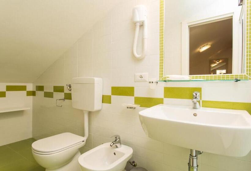 デラックスルーム, Lido