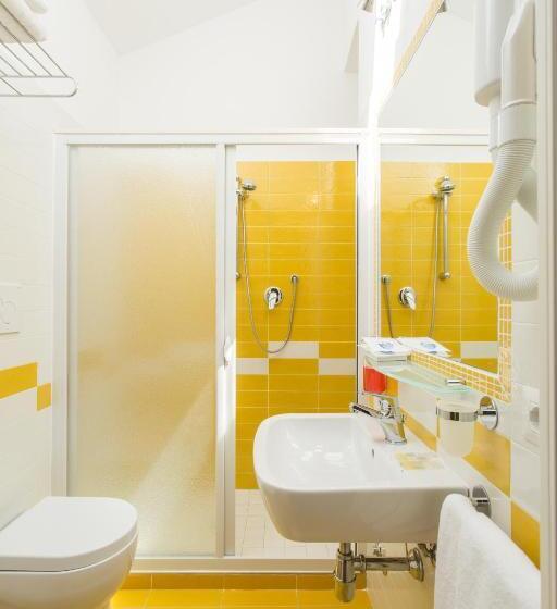 デラックスの4人部屋, Lido