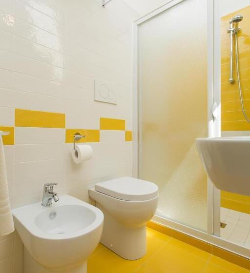 デラックスの4人部屋, Lido