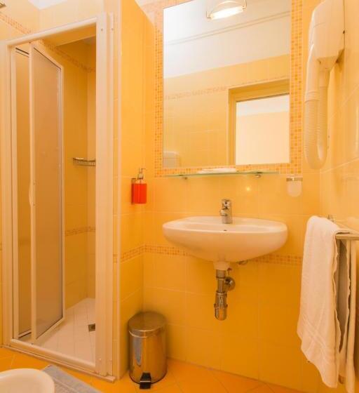 バルコニー付きスタンダードトリプルルーム, Lido