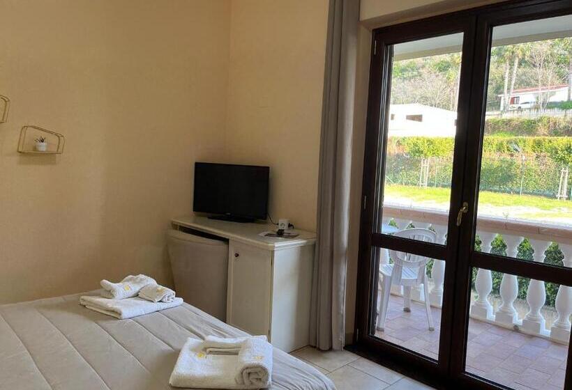 חדר סטנדרט עם מיטת קינג, Residenza Domus Aurea Tropea  Vista Mare