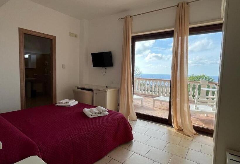 חדר סטנדרט עם טרסה, Residenza Domus Aurea Tropea  Vista Mare