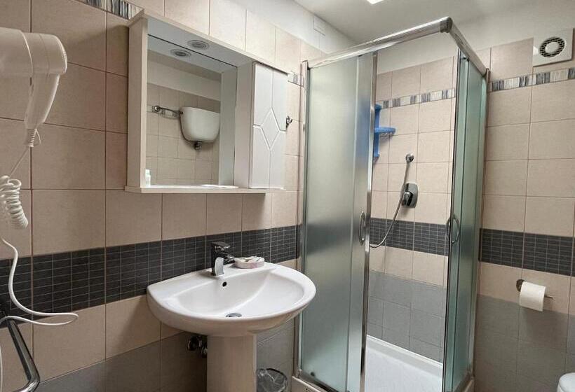 חדר דלוקס עם מרפסת נוף לים, Residenza Domus Aurea Tropea  Vista Mare