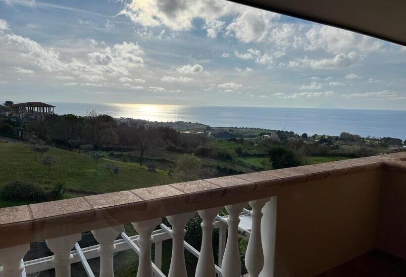 Triple Room Sea View, Residenza Domus Aurea Tropea  Vista Mare