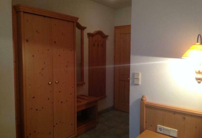 标准单人间, Alpengasthof Hoiswirt