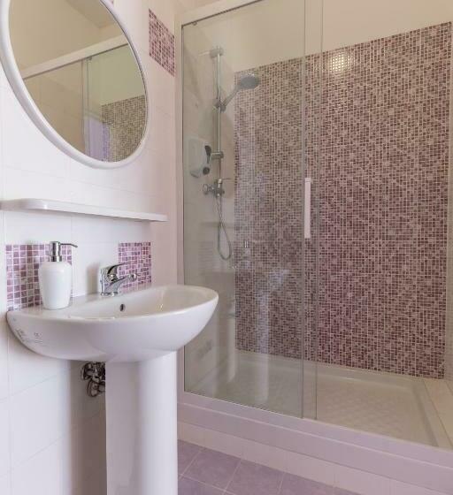 غرفة قياسية ثلاثية, Albatros