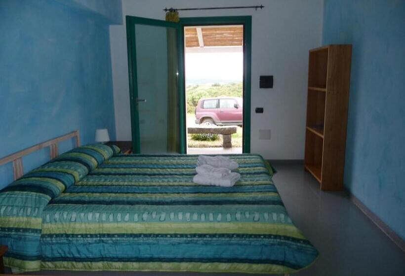 带海景的标准房, Agriturismo La Tana Di Lu Maccioni