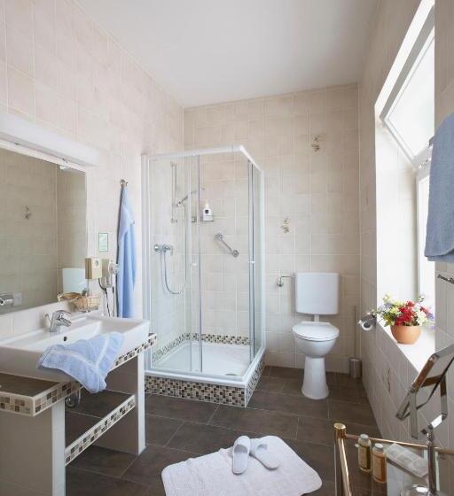 标准单人间, Haus Ritter