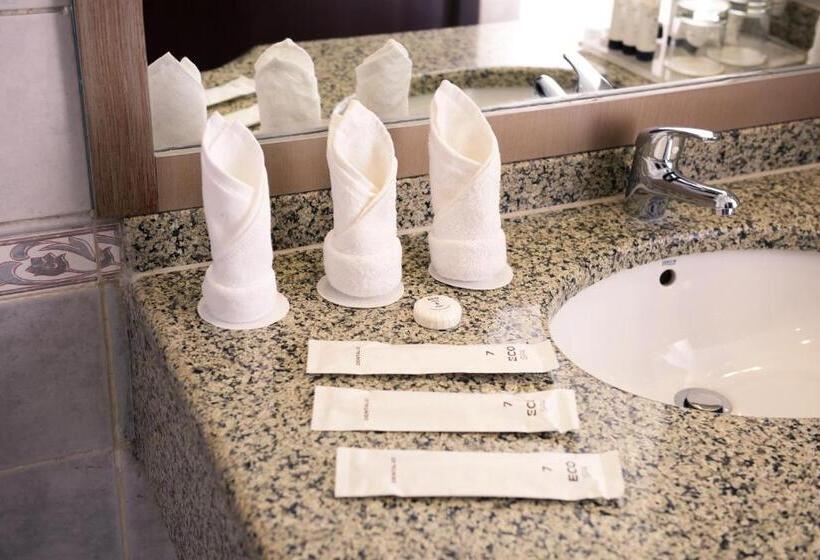 标准三人间, Saja Al Madinah