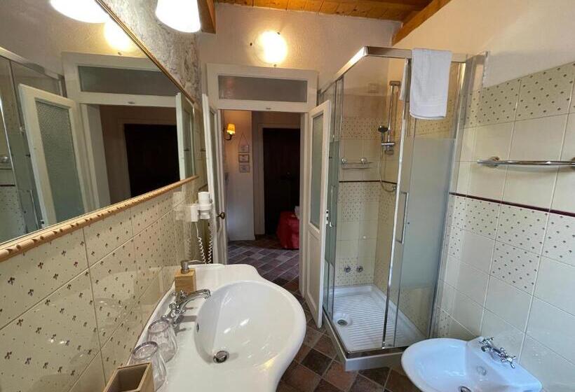 חדר סטנדרט לארבעה, La Quercia B&b