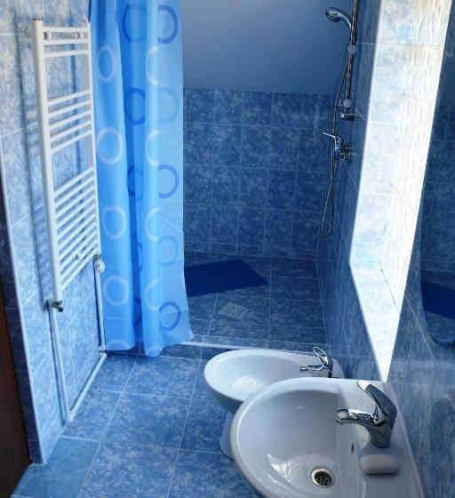 شقة غرفة واحدة, Casa Uila