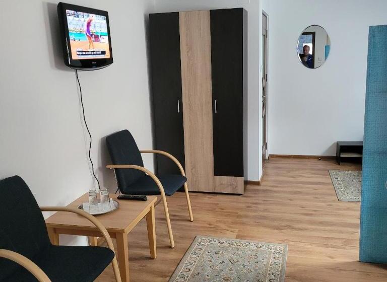 شقة غرفة واحدة, Casa Uila