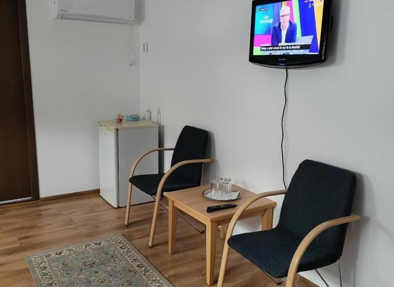 شقة غرفة واحدة, Casa Uila