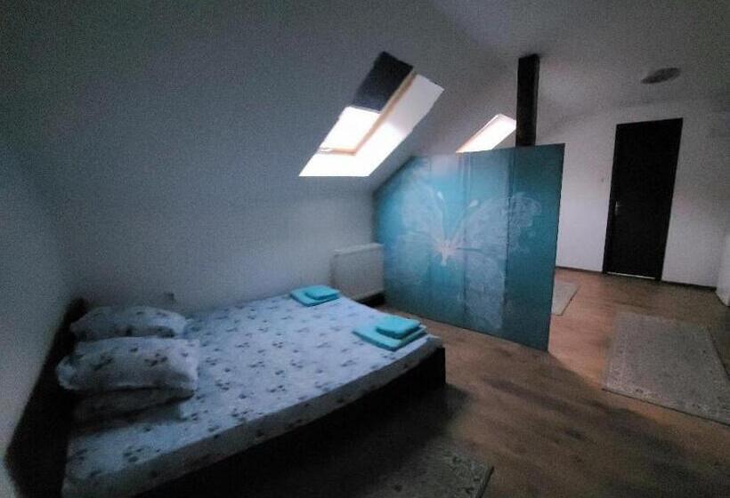 شقة غرفة واحدة, Casa Uila