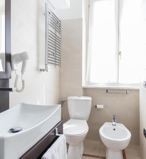 Номер Стандарт с Балконом, Opera Arte Rooms