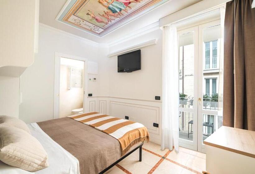 Номер Стандарт с Балконом, Opera Arte Rooms