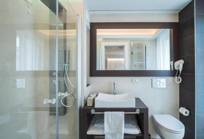 Номер Deluxe с Балконом, Opera Arte Rooms