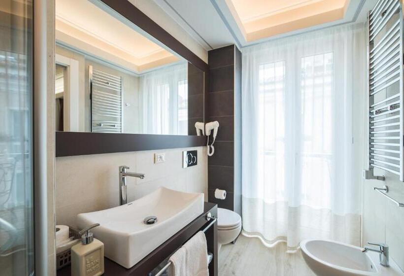 Номер Deluxe с Балконом, Opera Arte Rooms