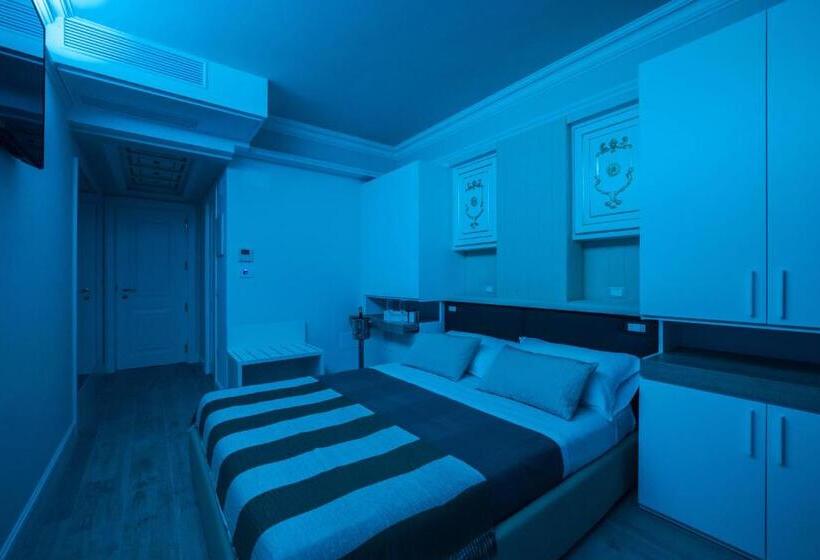 Номер Superior с Балконом, Opera Arte Rooms