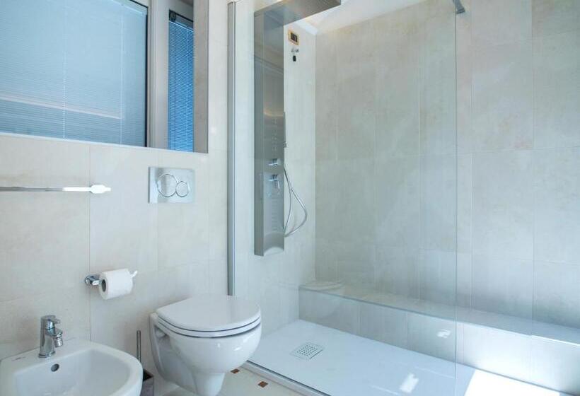 Номер Стандарт с Террасой, Opera Arte Rooms