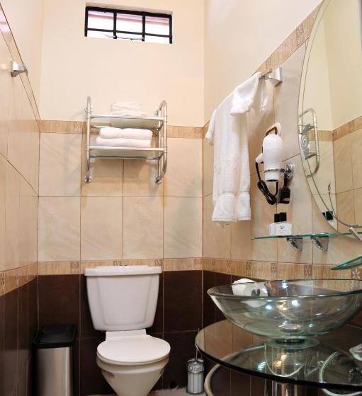 اتاق استاندارد با تخت بزرگ, Culture Crossroads Inn