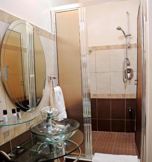 اتاق استاندارد با تخت بزرگ, Culture Crossroads Inn