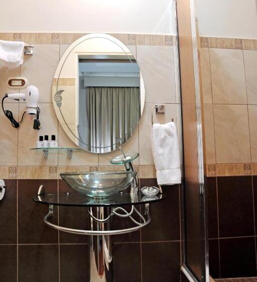 اتاق استاندارد با تخت بزرگ, Culture Crossroads Inn