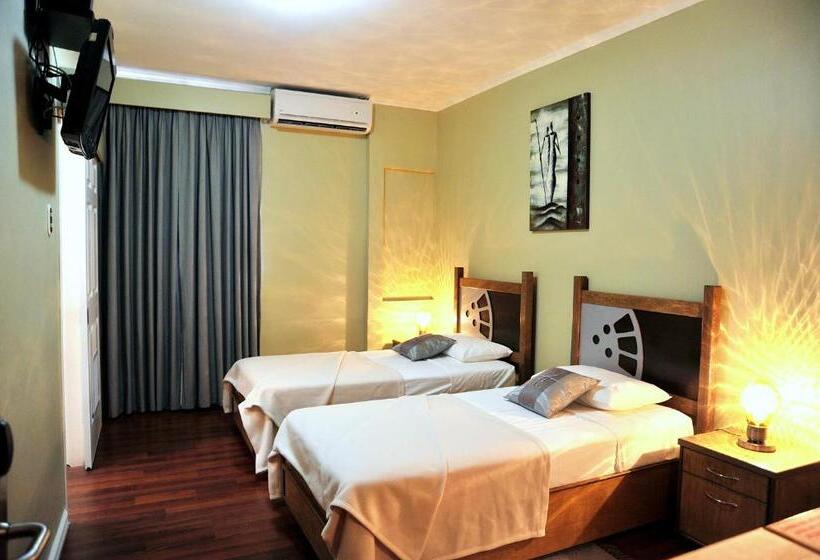 اتاق استاندارد با تخت بزرگ, Culture Crossroads Inn