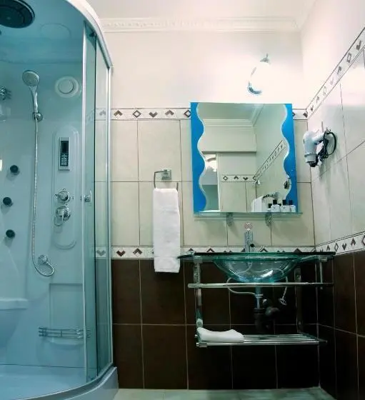 اتاق سوپریور با تخت بزرگ, Culture Crossroads Inn