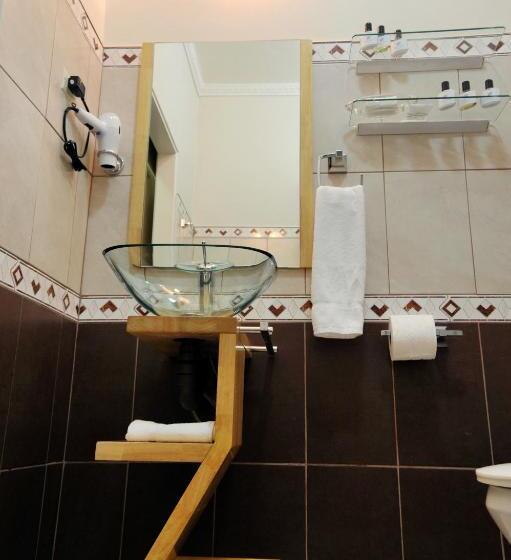 اتاق استاندارد یک نفره, Culture Crossroads Inn