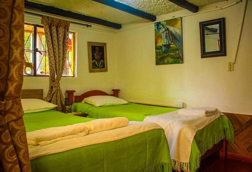 Трехместный Номер Классика, Miramonte Hostal