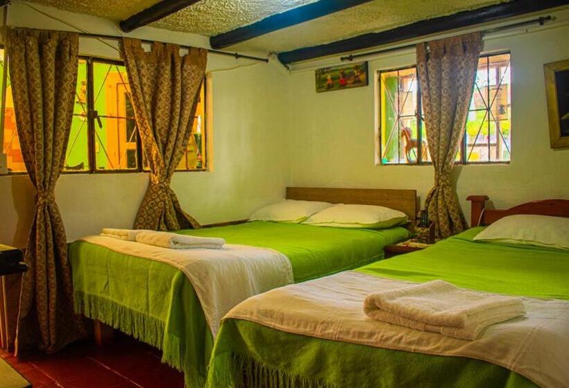 トリプルクラシックルーム, Miramonte Hostal