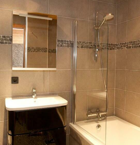 패밀리 룸, Altitude Lodge