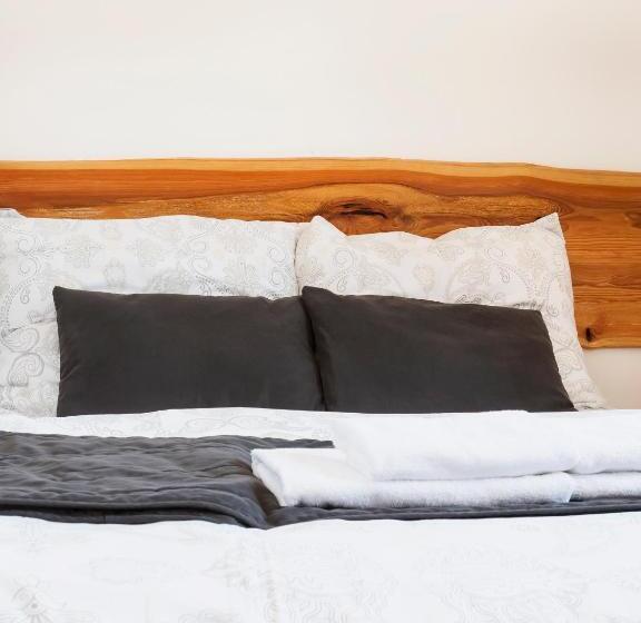 经济房, Anděl Penzion & Cafe