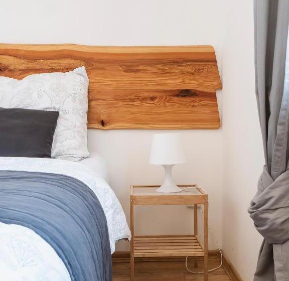 经济房, Anděl Penzion & Cafe