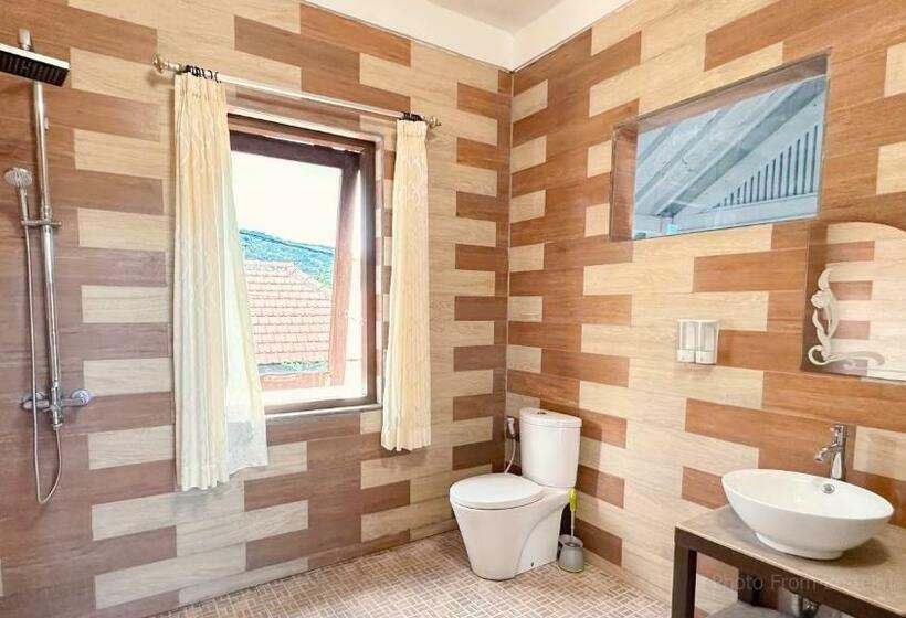 חדר משפחתי, Bottelmania