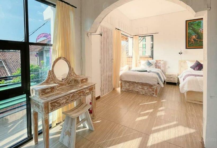 חדר משפחתי, Bottelmania