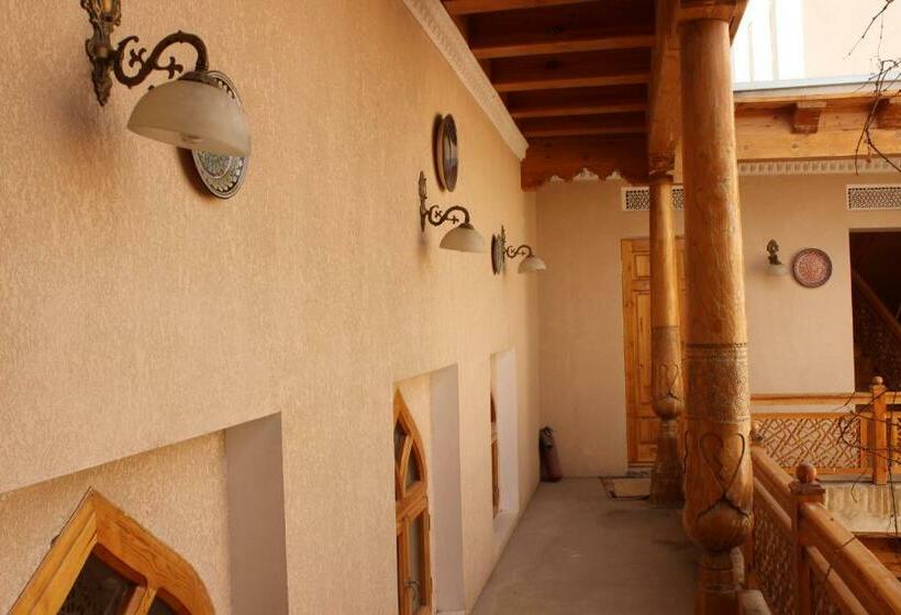 غرفة قياسية, Nazira & Azizbek 2