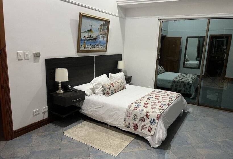 سوییت جونیور, Porto Bello Hotel Boutique