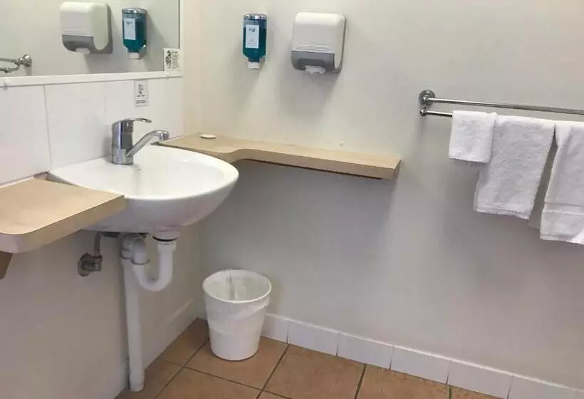 身障者適用クイーンサイズベッドルーム, Anchor Motel Noosa