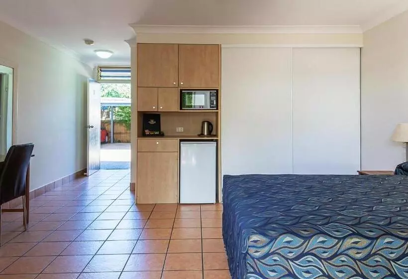 身障者適用クイーンサイズベッドルーム, Anchor Motel Noosa