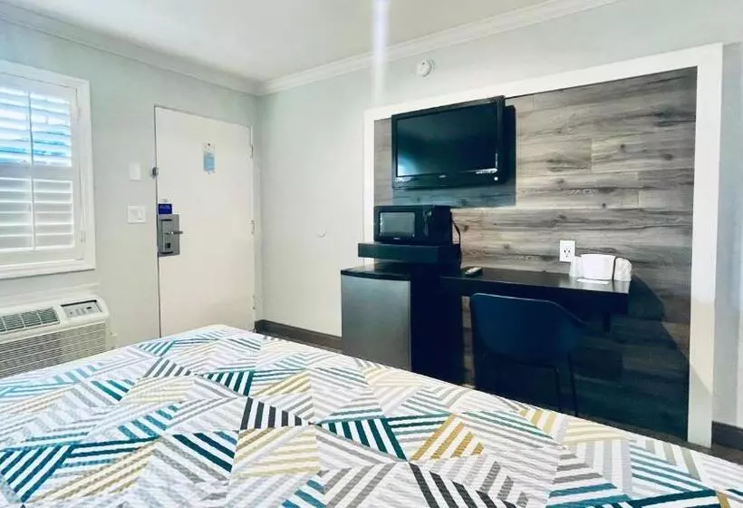身障者適用キングサイズベッドルーム, Motel 6 Pico Rivera  Los Angeles, Ca