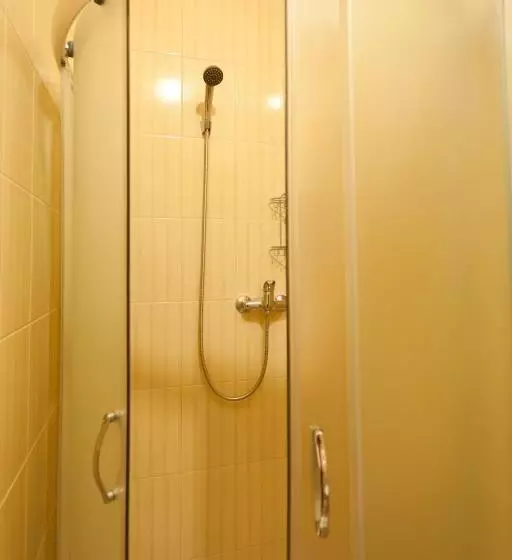 اتاق استاندارد سه نفره, Budget Hotel Ekotel