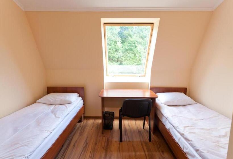 غرفة قياسية ثلاثية, Budget Hotel Ekotel