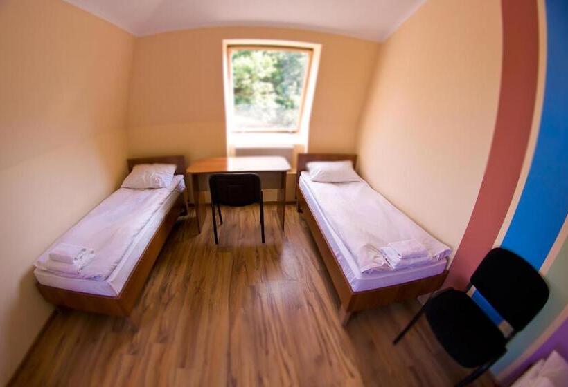 غرفة قياسية ثلاثية, Budget Hotel Ekotel