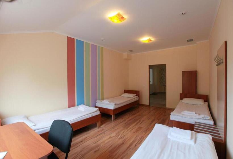 سرير فى غرفة مشتركه, Budget Hotel Ekotel