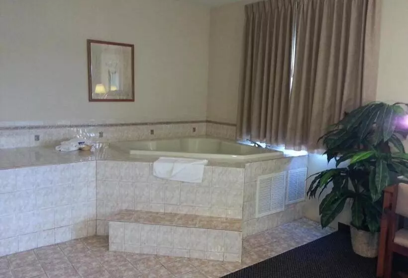 キングサイズベッドのスタンダードルーム, Americas Best Value Inn Westmorland